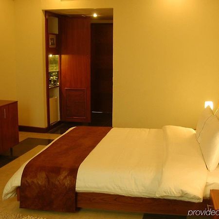Hotel One Sialkot Room photo